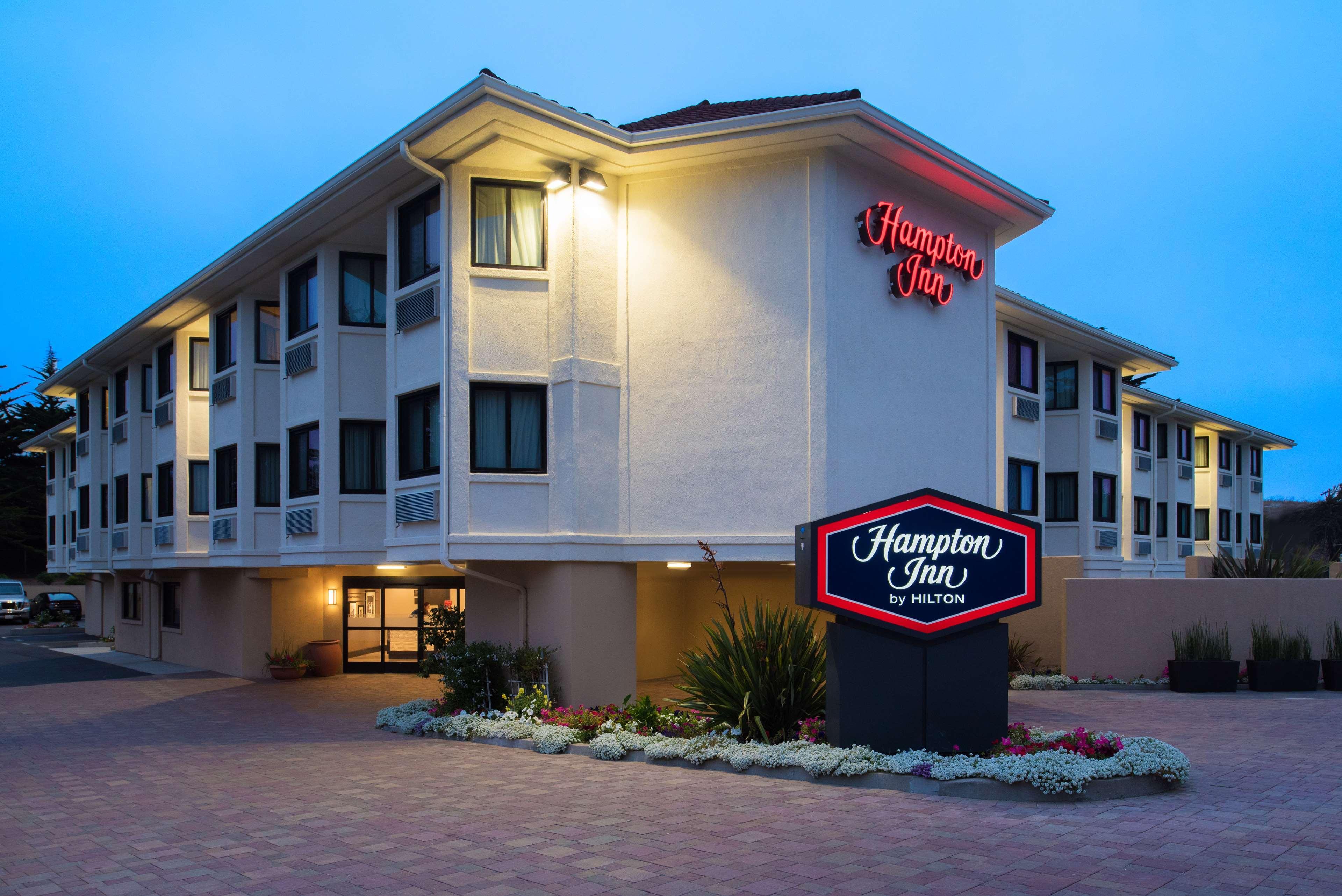 Hampton Inn Monterey Exterior photo