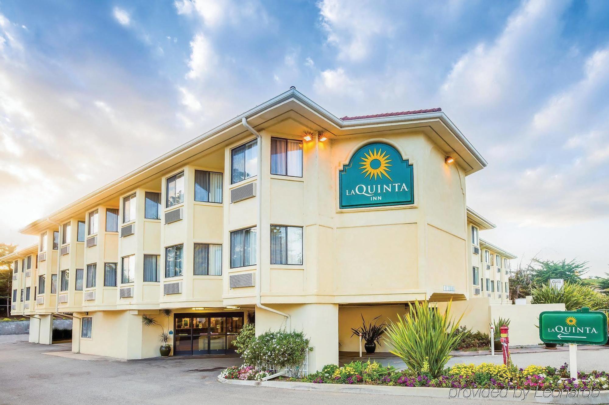 Hampton Inn Monterey Exterior photo