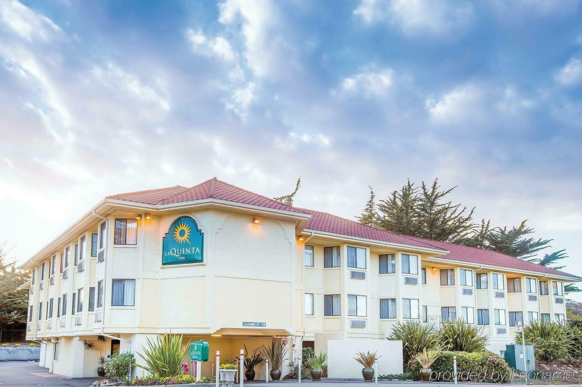 Hampton Inn Monterey Exterior photo